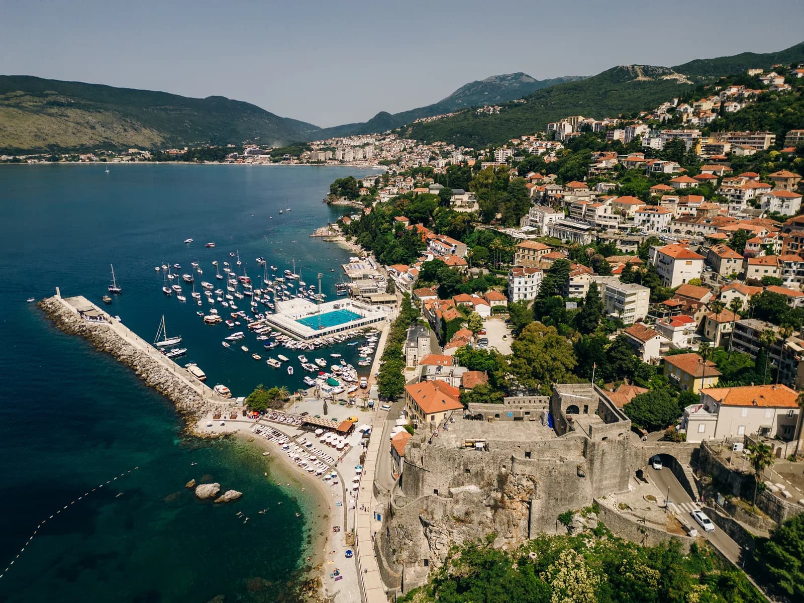 Stari grad Herceg Novi, Crna Gora: vodič + gdje odsjesti (2026)